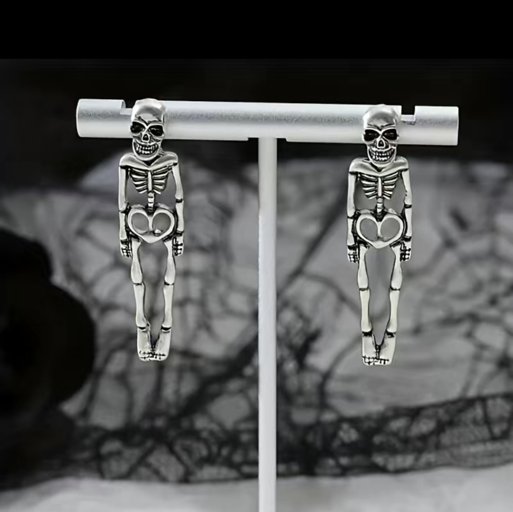 Skeleton Earrings Goldtone NIP - Picture 3 of 4